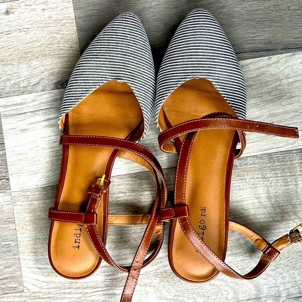 Womens flats with leather strap